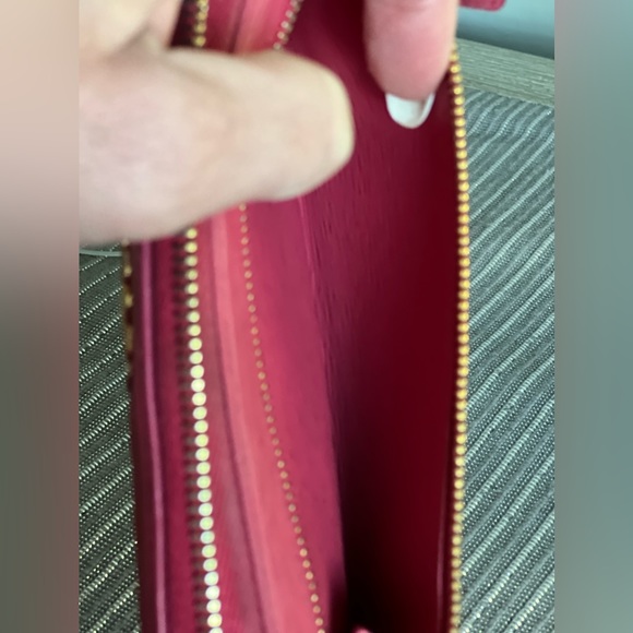 Prada Long Zippy Wallet Pink Like New with Gold hardware + unbranded dust bag - Picture 6 of 10